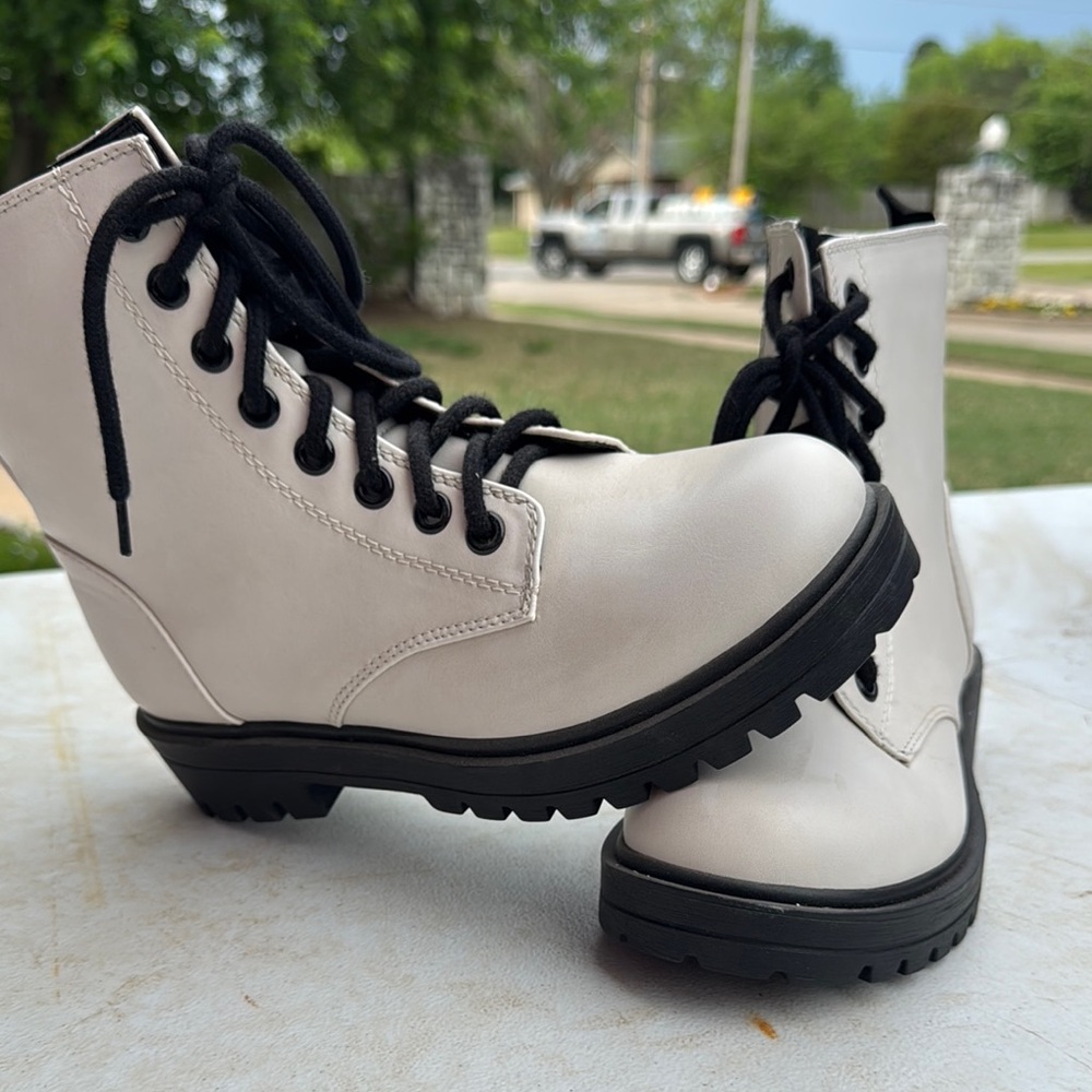 Stylish White Lace-Up Boots never worn